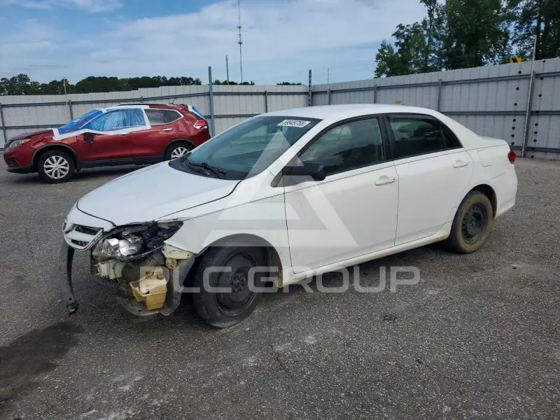 2011 Toyota COROLLA фото