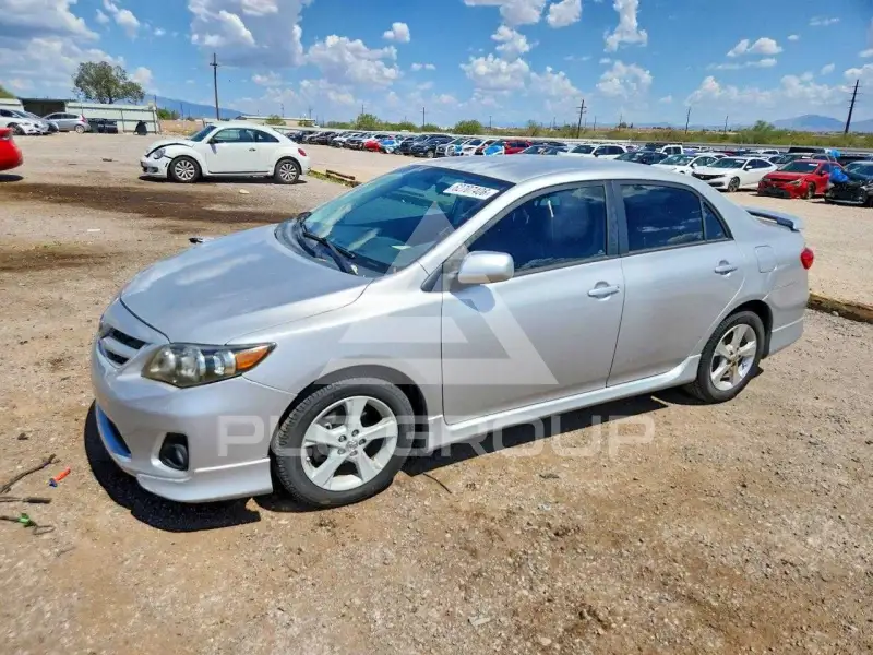 2011 Toyota COROLLA фото