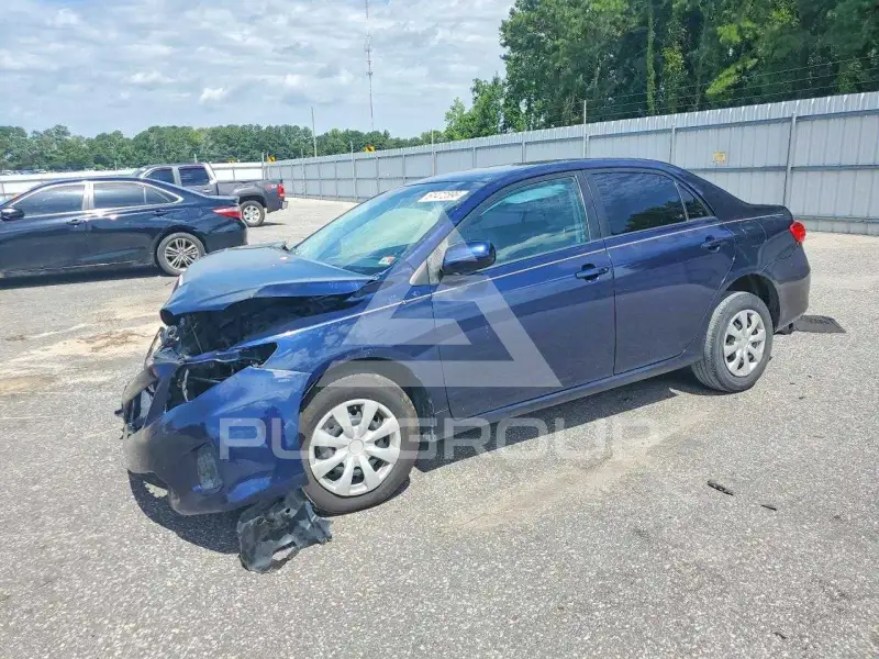 2011 Toyota COROLLA фото