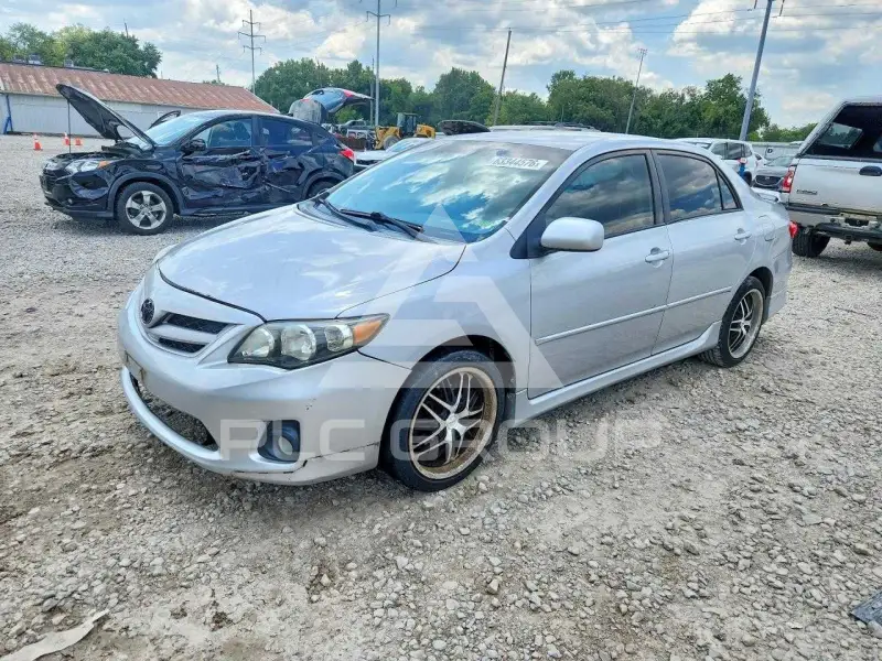 2011 Toyota COROLLA фото