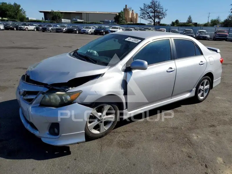 2011 Toyota COROLLA фото
