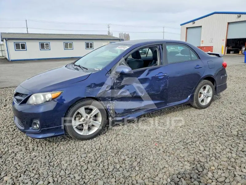 2011 Toyota COROLLA фото