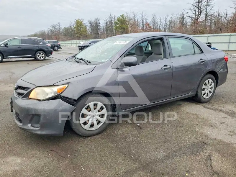 2011 Toyota COROLLA фото
