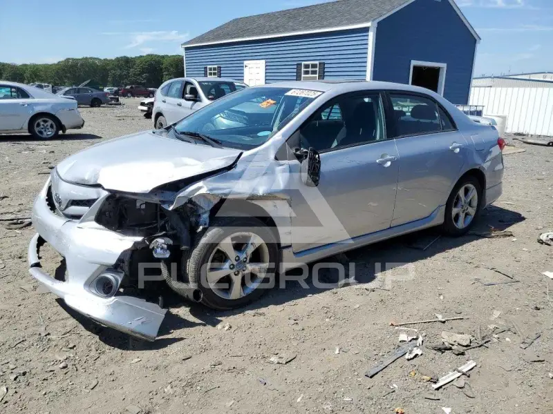 2011 Toyota COROLLA фото