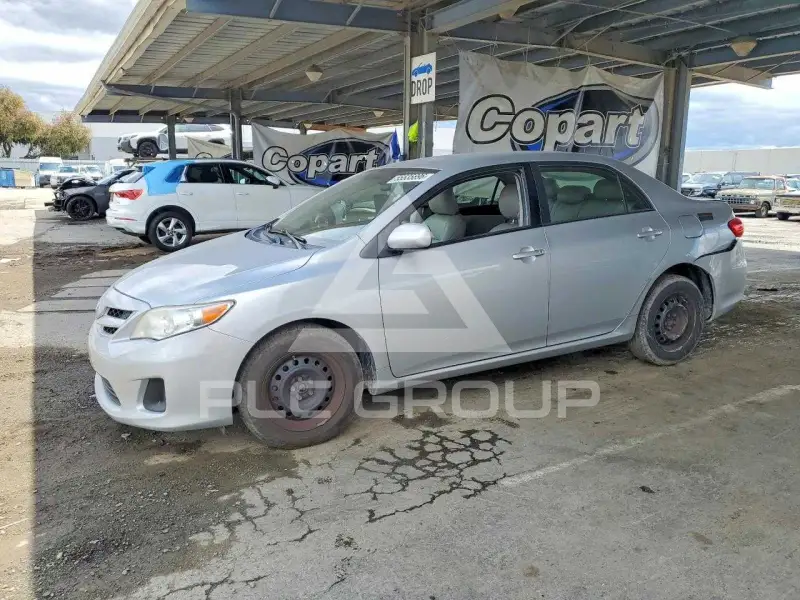 2011 Toyota COROLLA фото