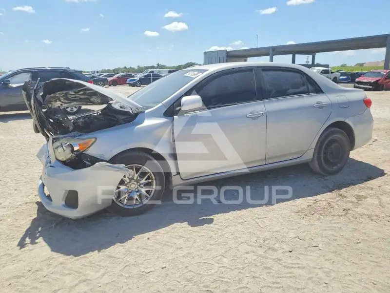 2011 Toyota COROLLA фото