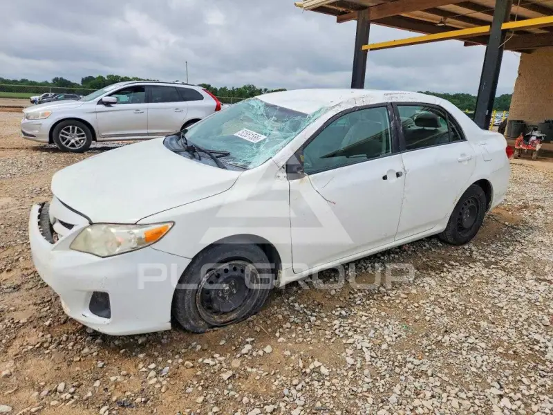 2011 Toyota COROLLA фото