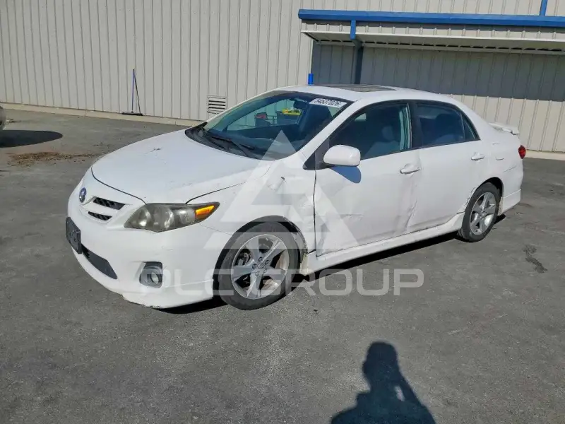 2011 Toyota COROLLA фото