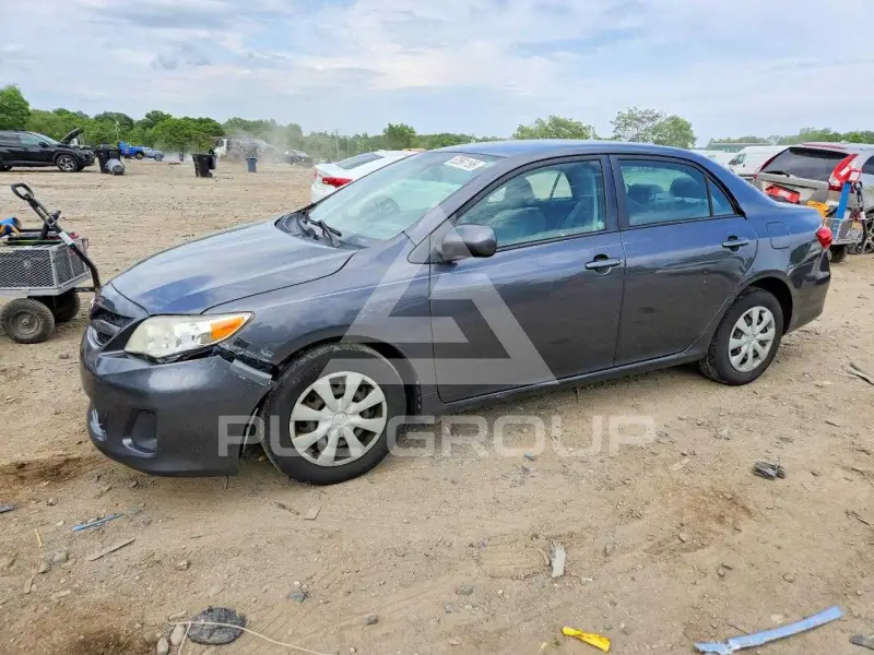 2011 Toyota COROLLA фото