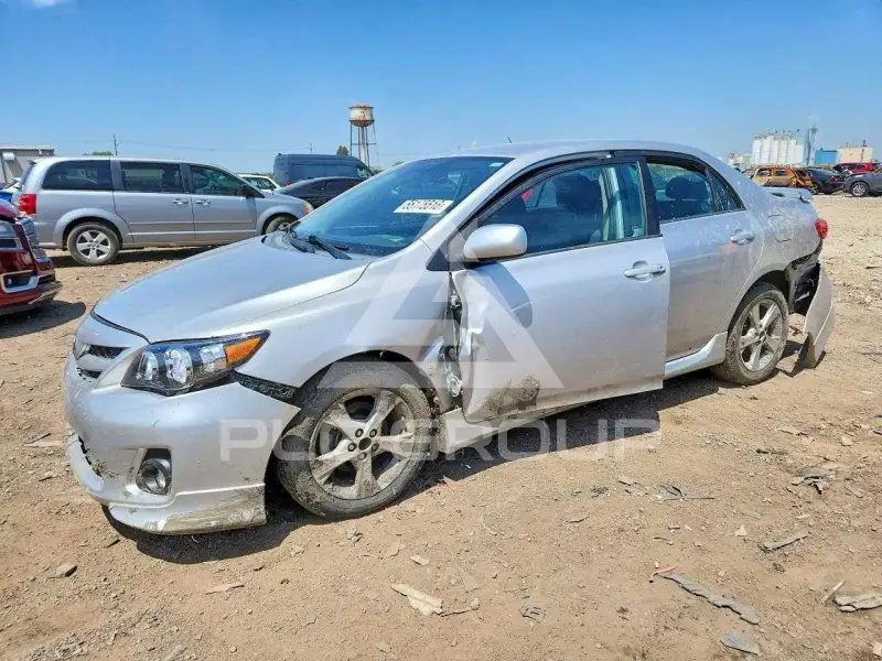 2011 Toyota COROLLA фото