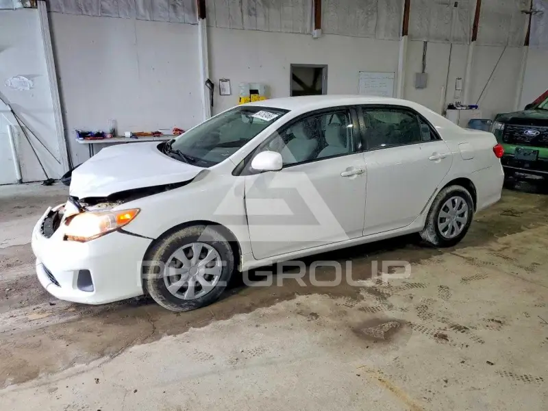 2011 Toyota COROLLA фото
