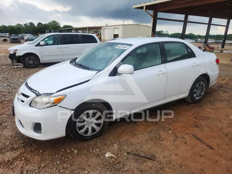 2011 Toyota COROLLA фото