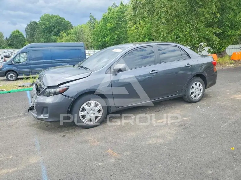 2011 Toyota COROLLA фото