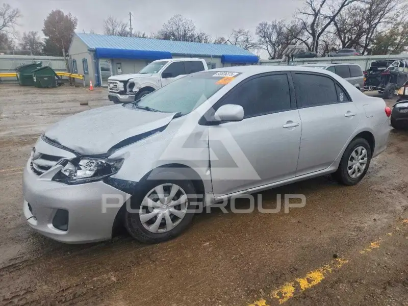2011 Toyota COROLLA фото