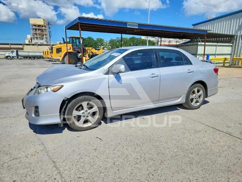 2011 Toyota COROLLA фото