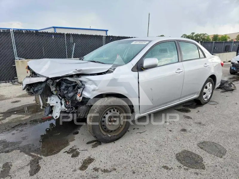 2011 Toyota COROLLA фото