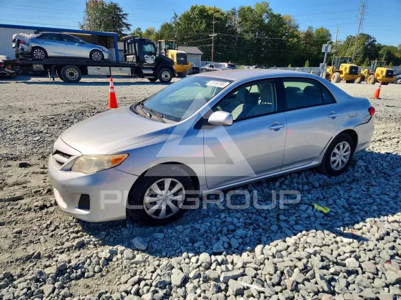 2011 Toyota COROLLA фото