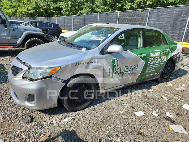 2011 Toyota COROLLA фото