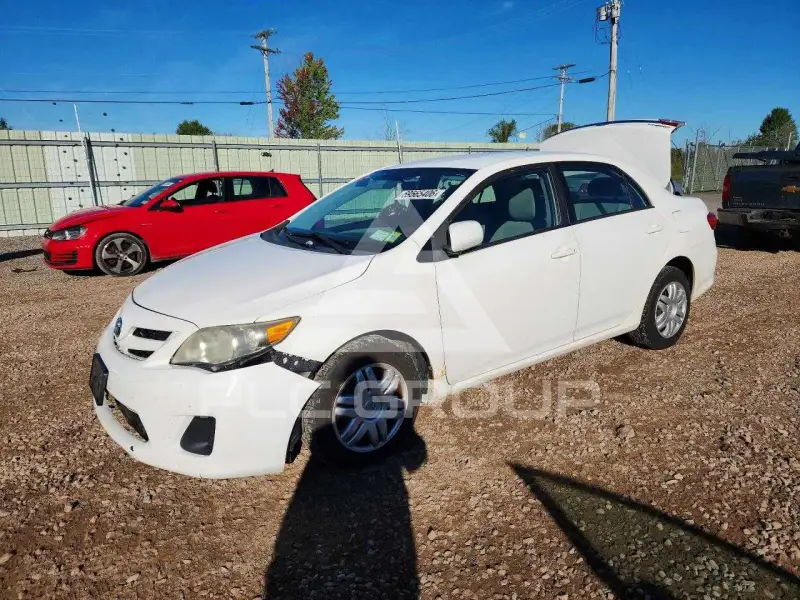 2011 Toyota COROLLA фото