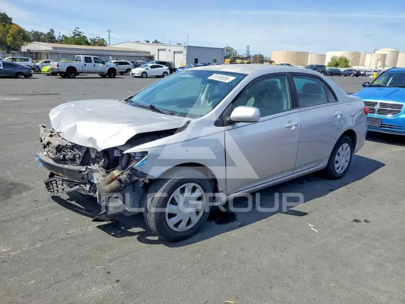 2011 Toyota COROLLA фото