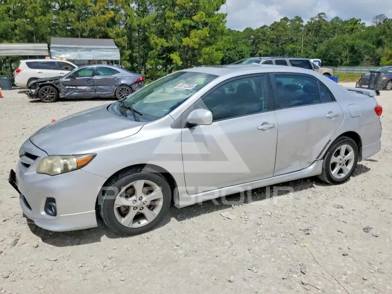 2011 Toyota COROLLA фото