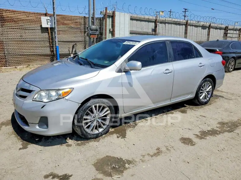2011 Toyota COROLLA фото