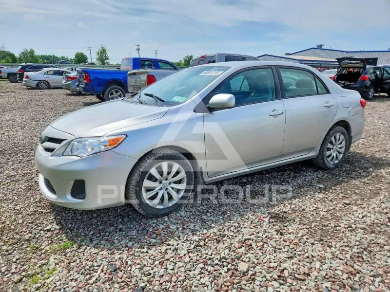2011 Toyota COROLLA фото