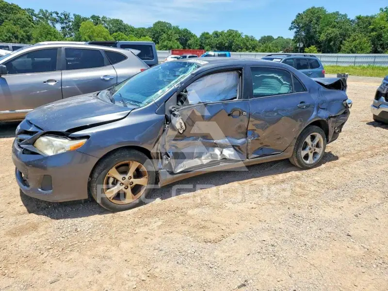 2011 Toyota COROLLA фото