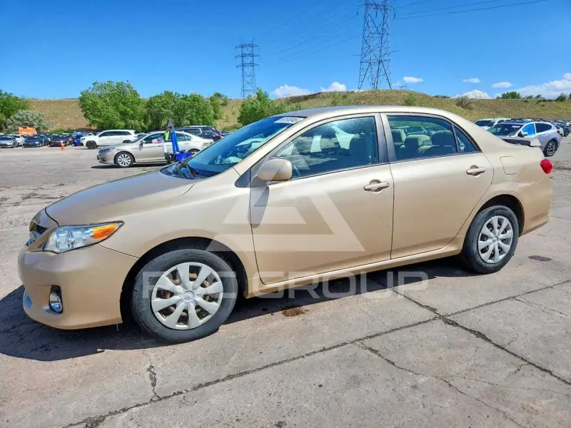2011 Toyota COROLLA фото