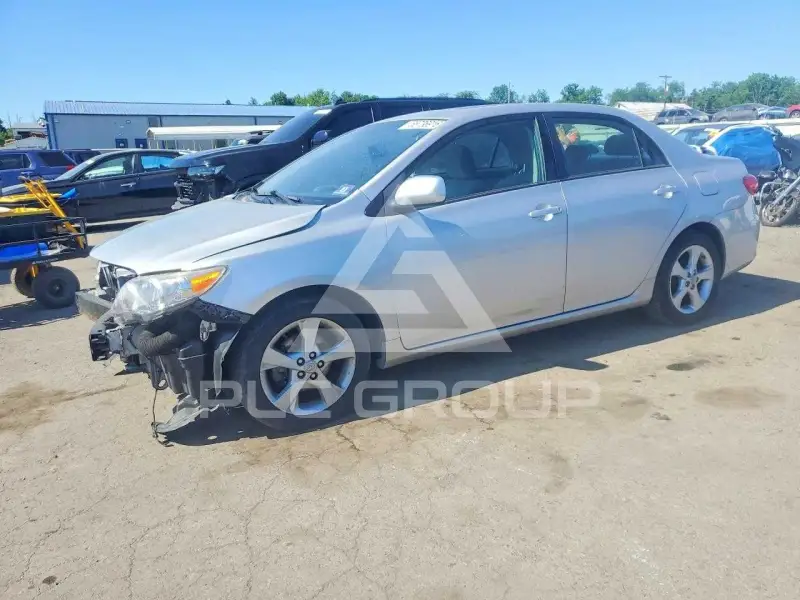 2011 Toyota COROLLA фото
