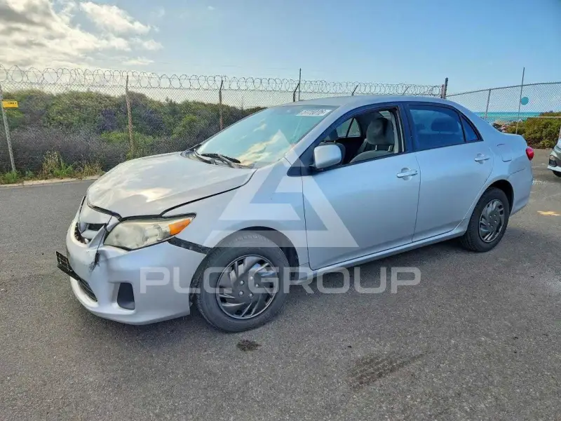 2011 Toyota COROLLA фото