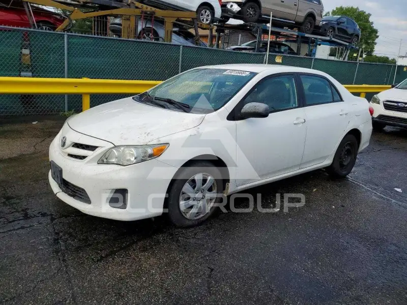 2011 Toyota COROLLA фото