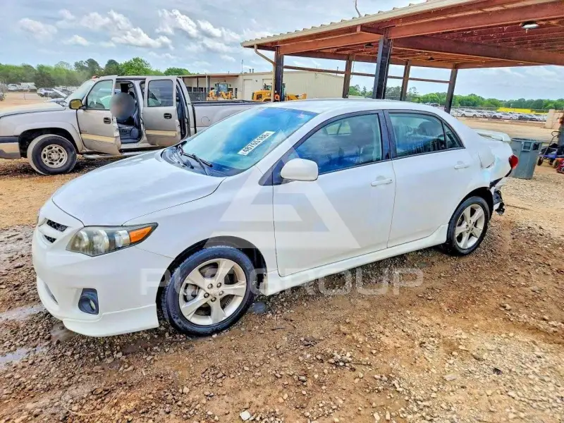 2011 Toyota COROLLA фото
