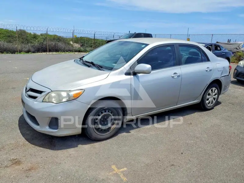 2011 Toyota COROLLA фото