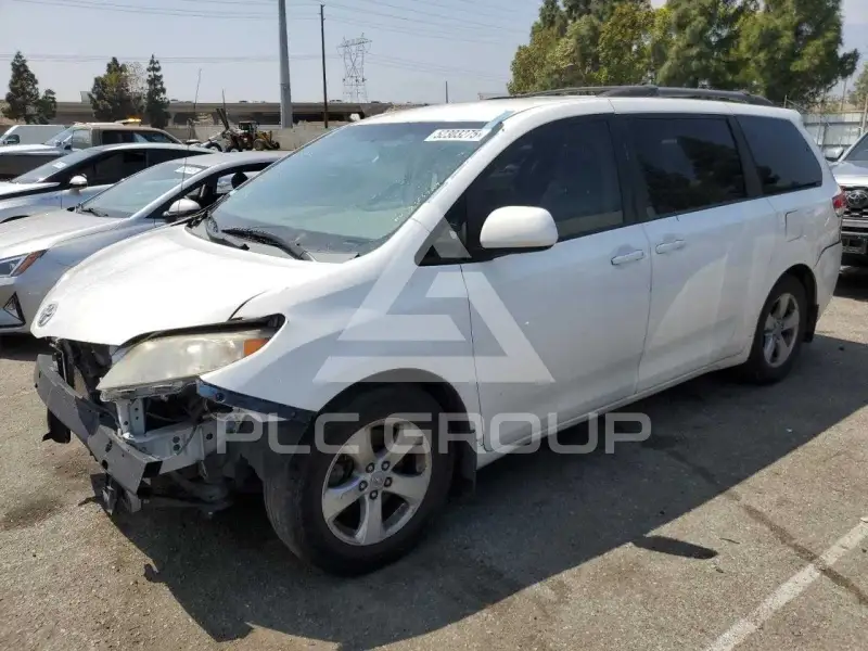 2011 Toyota SIENNA фото