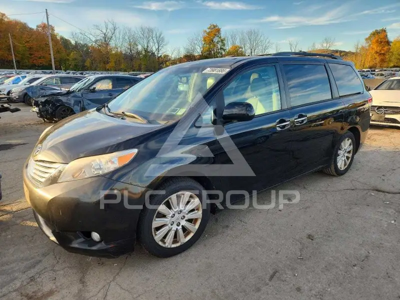 2011 Toyota SIENNA фото