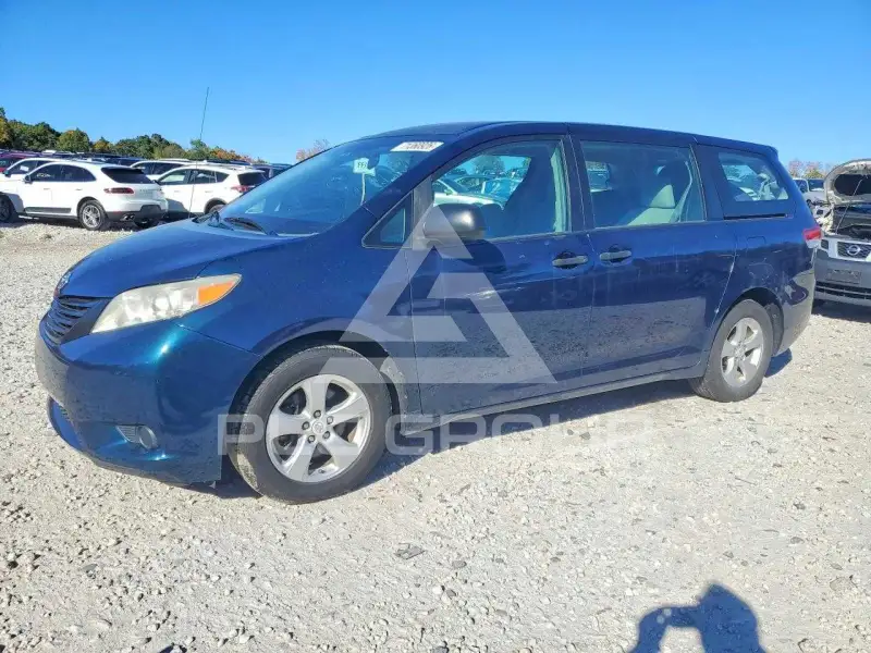 2011 Toyota SIENNA photo