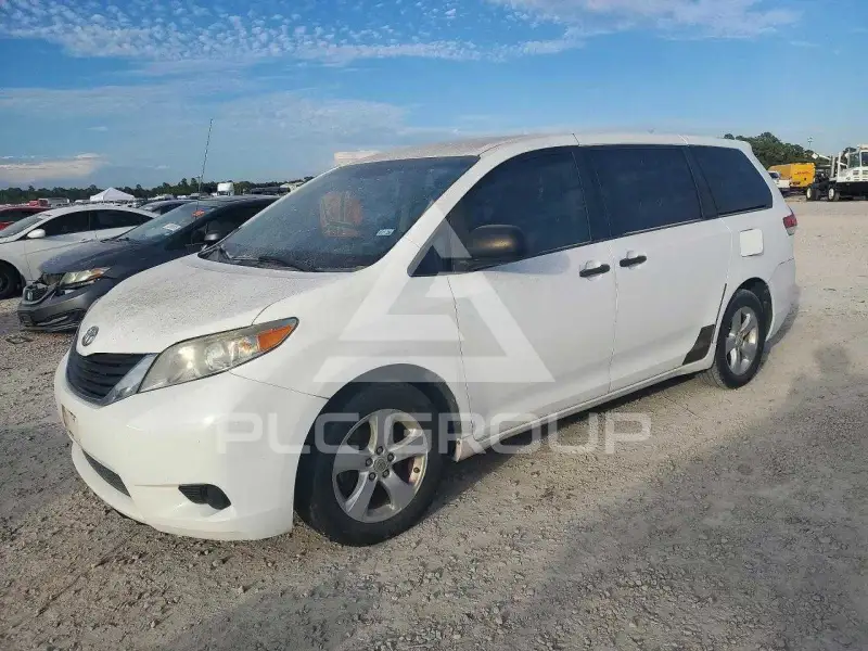 2011 Toyota SIENNA фото