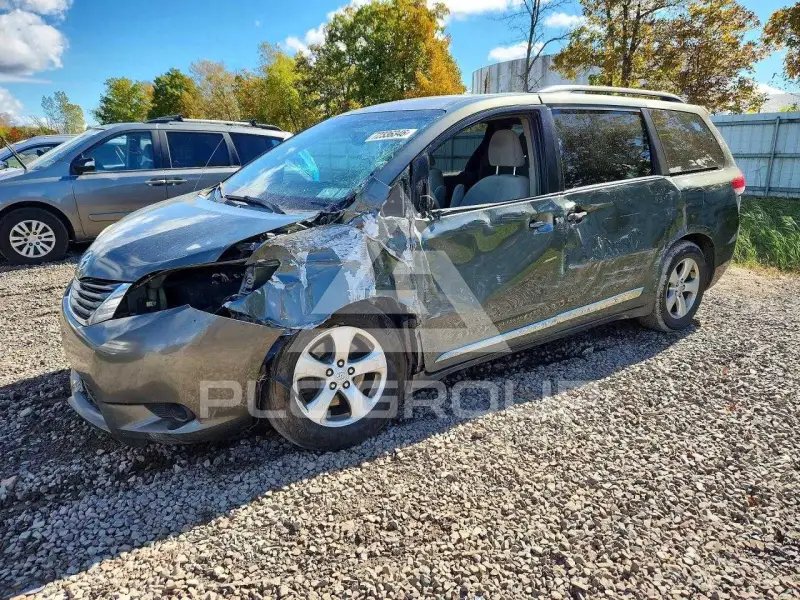 2011 Toyota SIENNA фото