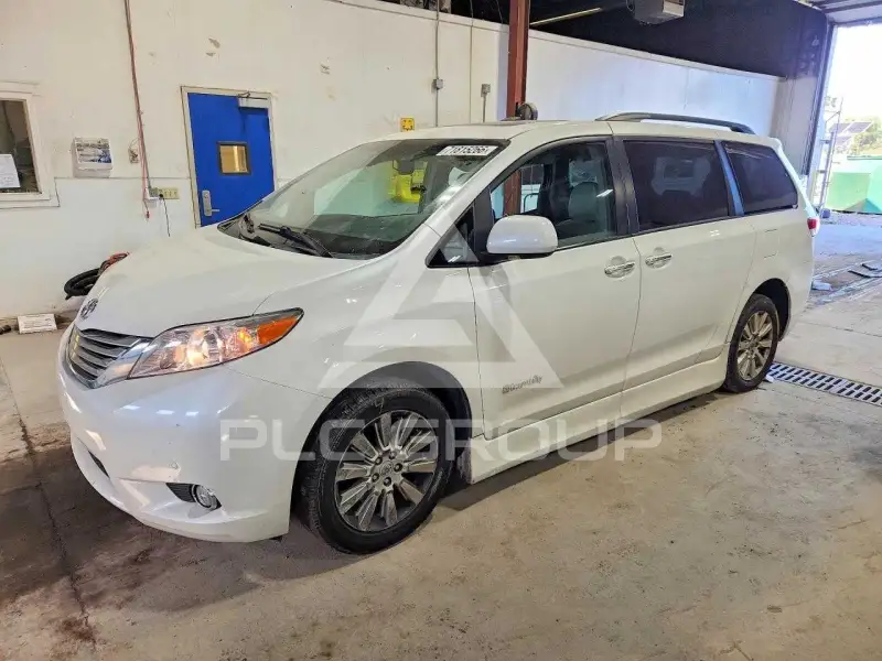 2011 Toyota SIENNA фото