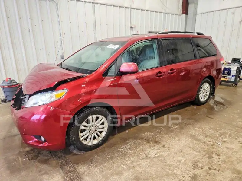 2011 Toyota SIENNA фото
