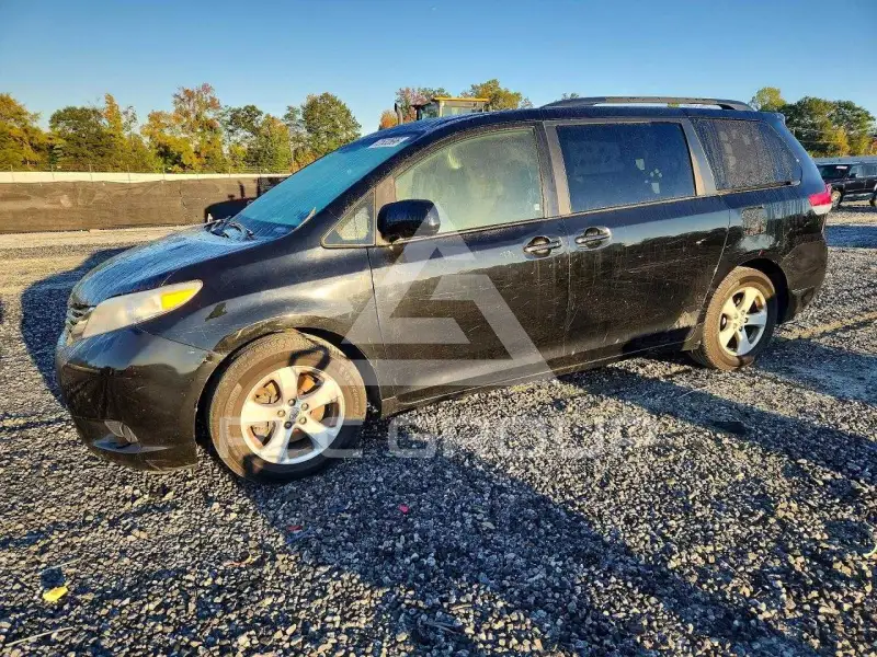 2011 Toyota SIENNA фото