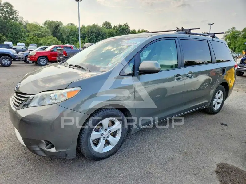 2011 Toyota SIENNA фото