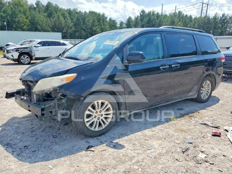 2011 Toyota SIENNA фото