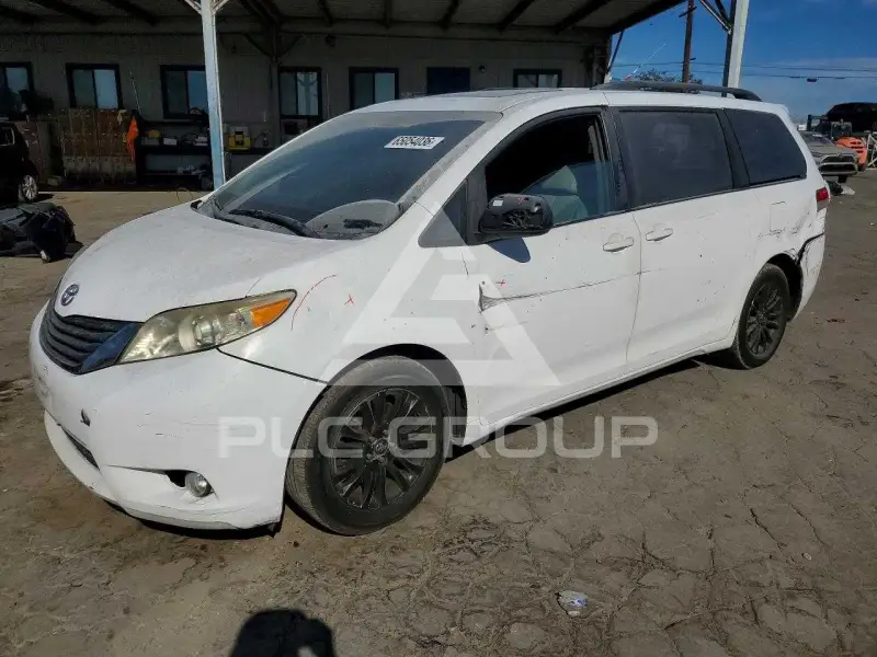 2011 Toyota SIENNA фото