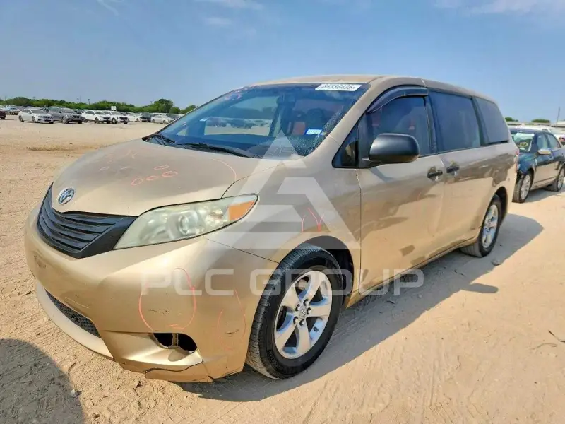 2011 Toyota SIENNA фото