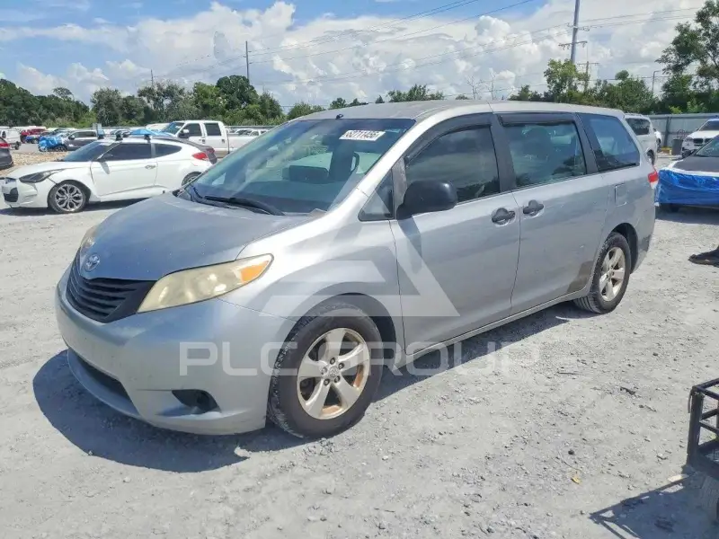 2011 Toyota SIENNA фото