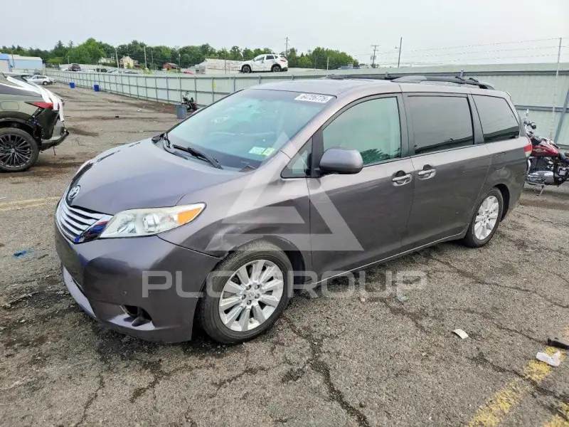 2011 Toyota SIENNA фото