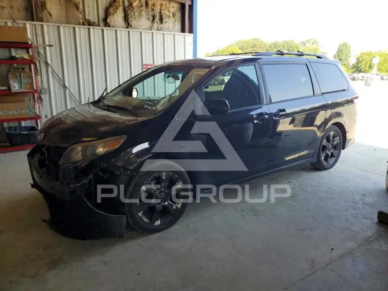 2011 Toyota SIENNA photo