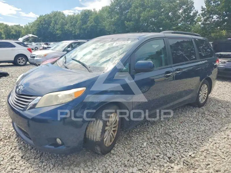 2011 Toyota SIENNA фото